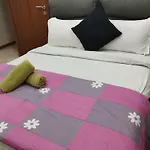 Sky Suites Klcc Apartment By Family Room Stay